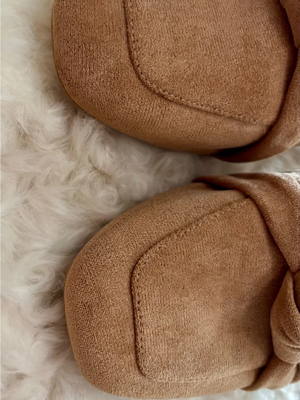 Corkys Clingy faux suede Hey Girl Slip-On Knot Mules in Tan Camel - Picture 5 of 6